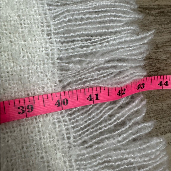 Lauren Conrad LC Pink Cream Fringe Scarf NWT NEW - Picture 6 of 7